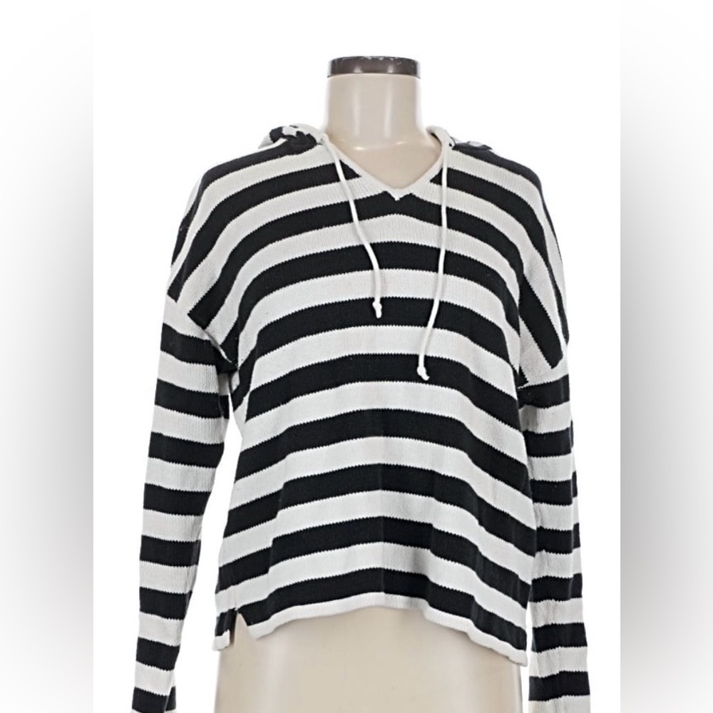 Levi's Size medium pullover